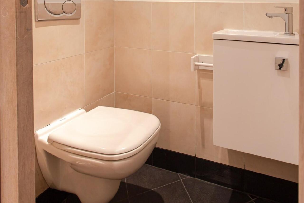 2-Star Apartment Close To Beaches And All Amenities 앙티브 외부 사진
