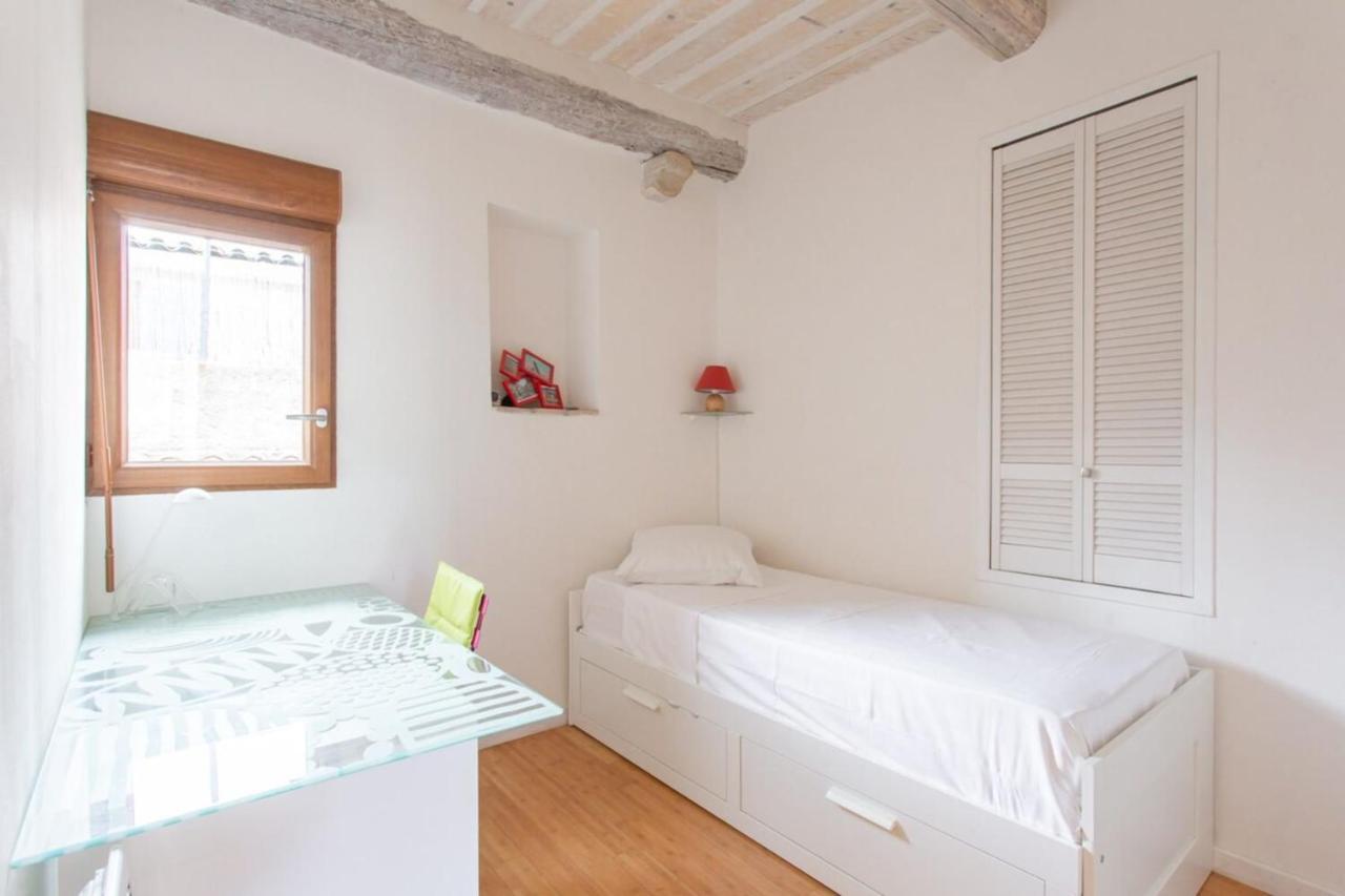 2-Star Apartment Close To Beaches And All Amenities 앙티브 외부 사진